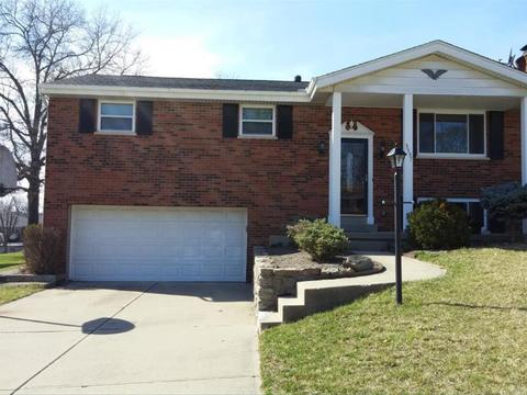 5597 Nickview Dr, Cincinnati, OH 45247 photo 1