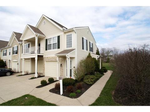 2015 Commons Circle Dr, Batavia, OH 45103 photo 1