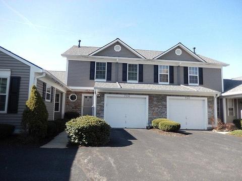 704 Stoneharbor Ln, Hamilton Township, OH 45039 photo 1