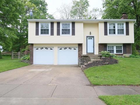 645 Holiday Dr, Cincinnati, OH 45245 photo 1
