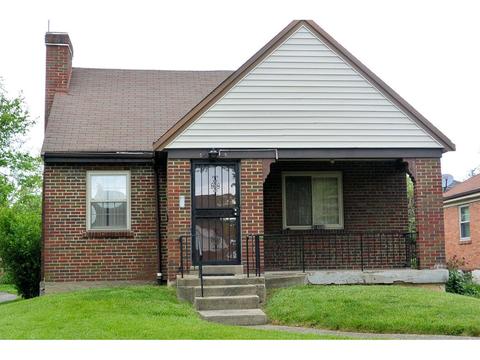 1820 Blackstone Pl, Cincinnati, OH 45237 photo 1