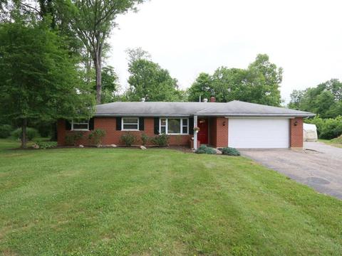 902 Locust Ln, Cincinnati, OH 45245 photo 1