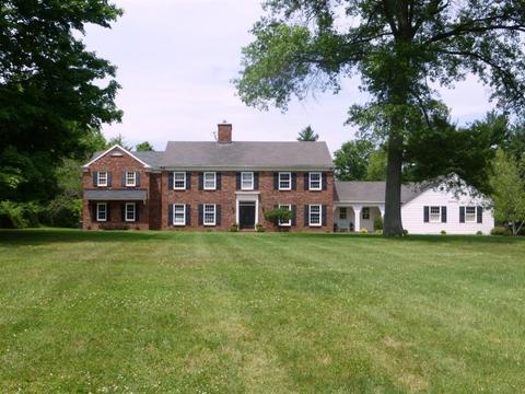 9500 Whitegate Ln, Cincinnati, OH 45243 photo 1