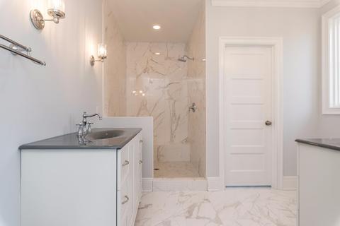 2437 Riverside Dr, Cincinnati, OH 45202 photo 8