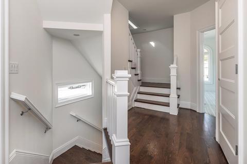 2437 Riverside Dr, Cincinnati, OH 45202 photo 5