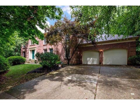 6998 Perthview Ct, Cincinnati, OH 45244 photo 1