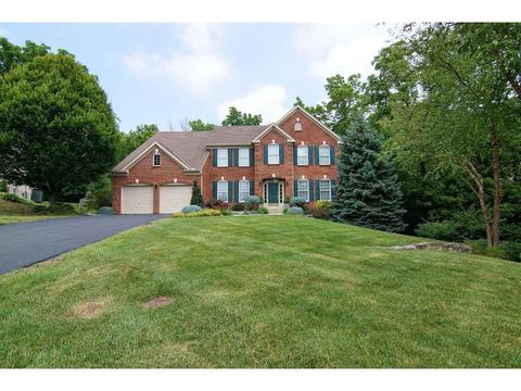 3899 Brigadoon Dr, Cincinnati, OH 45255 photo 1