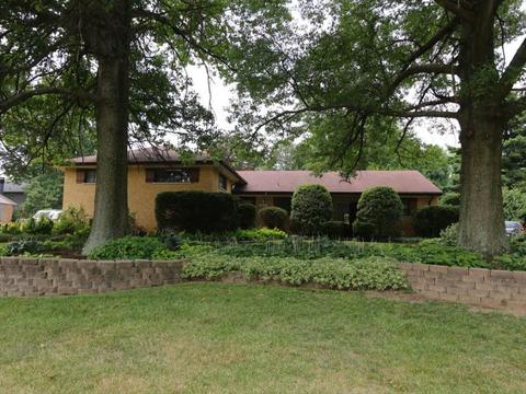 8625 Cavalier Dr, Cincinnati, OH 45231 photo 1