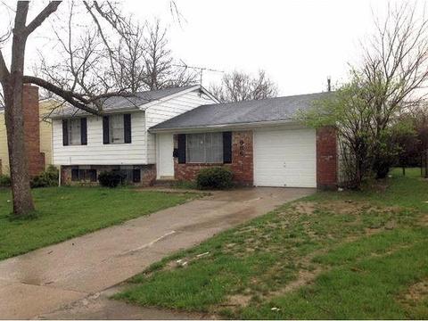 986 Harrogate Ct, Forest Park, OH 45240 photo 1