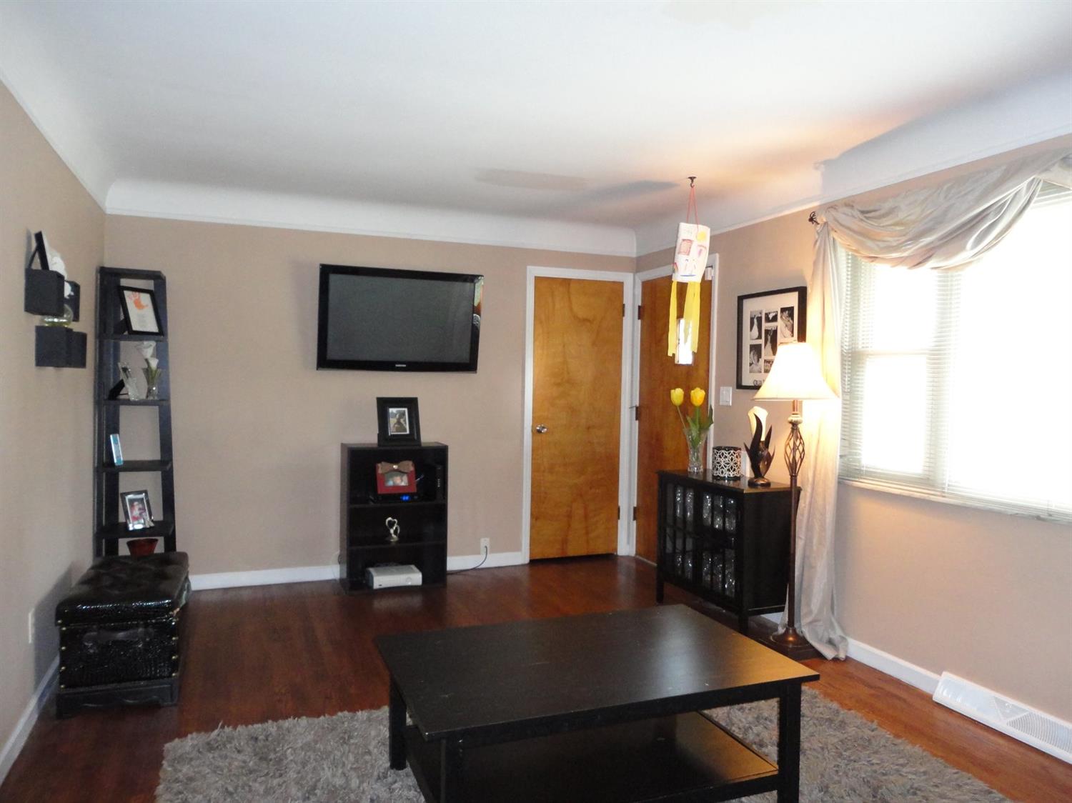 281 Jupiter Dr, Cincinnati, OH 45238 photo 3