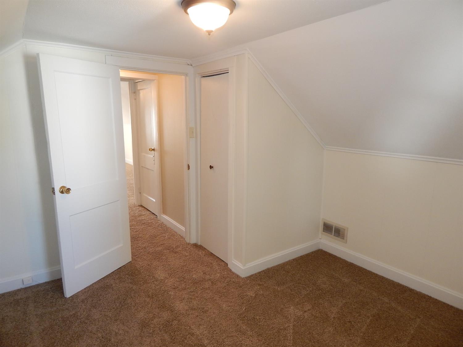 4904 Laurel Ave, Blue Ash, OH 45242 photo 14