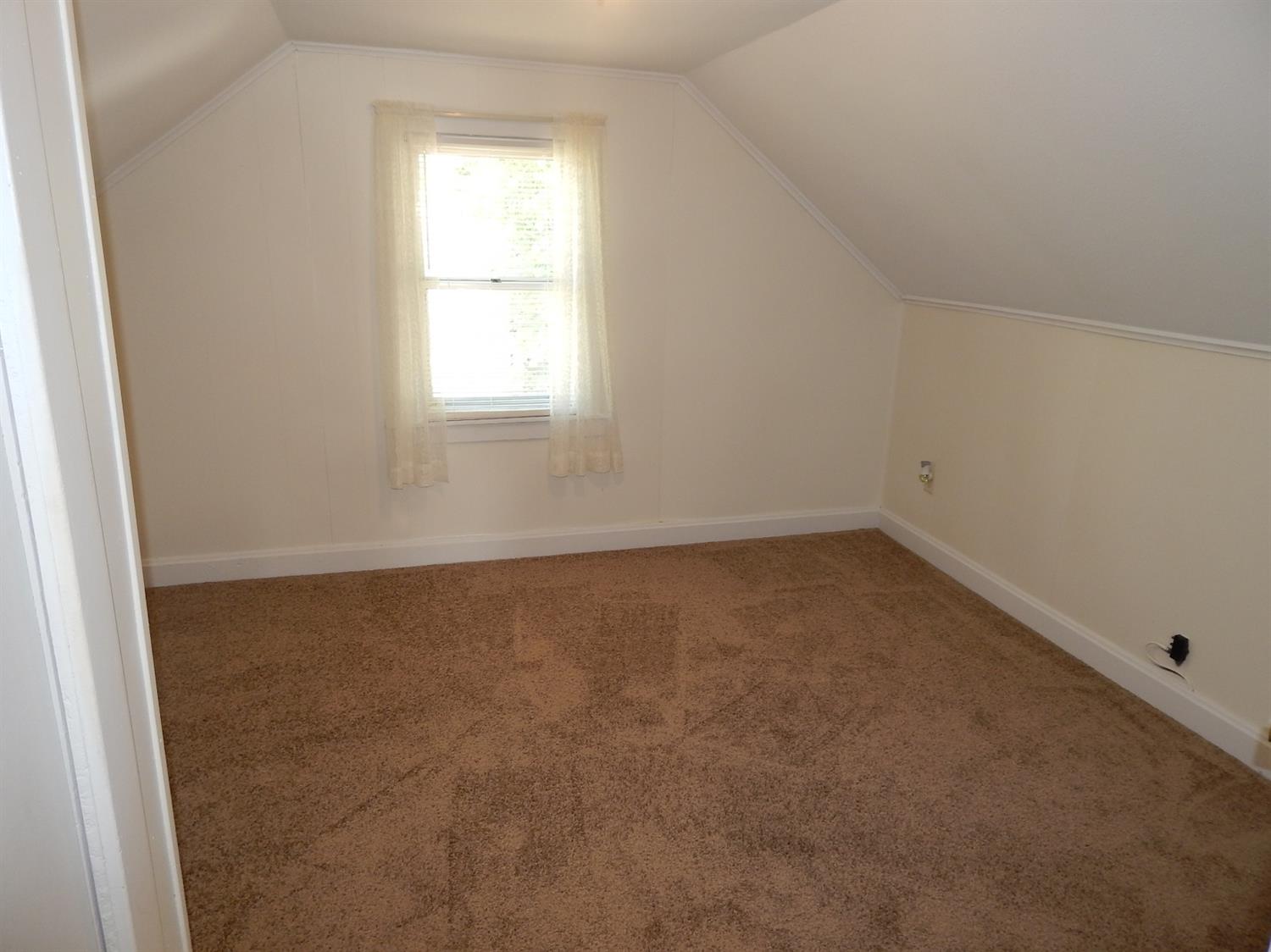 4904 Laurel Ave, Blue Ash, OH 45242 photo 13