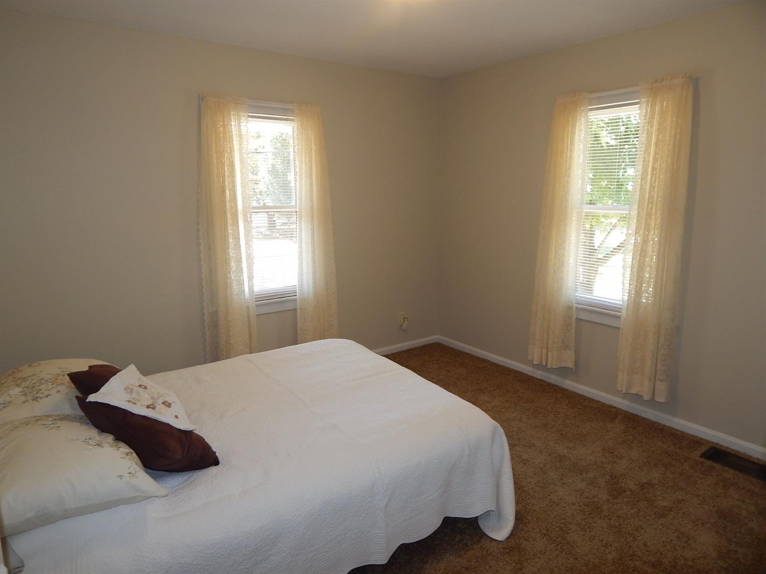 4904 Laurel Ave, Blue Ash, OH 45242 photo 10