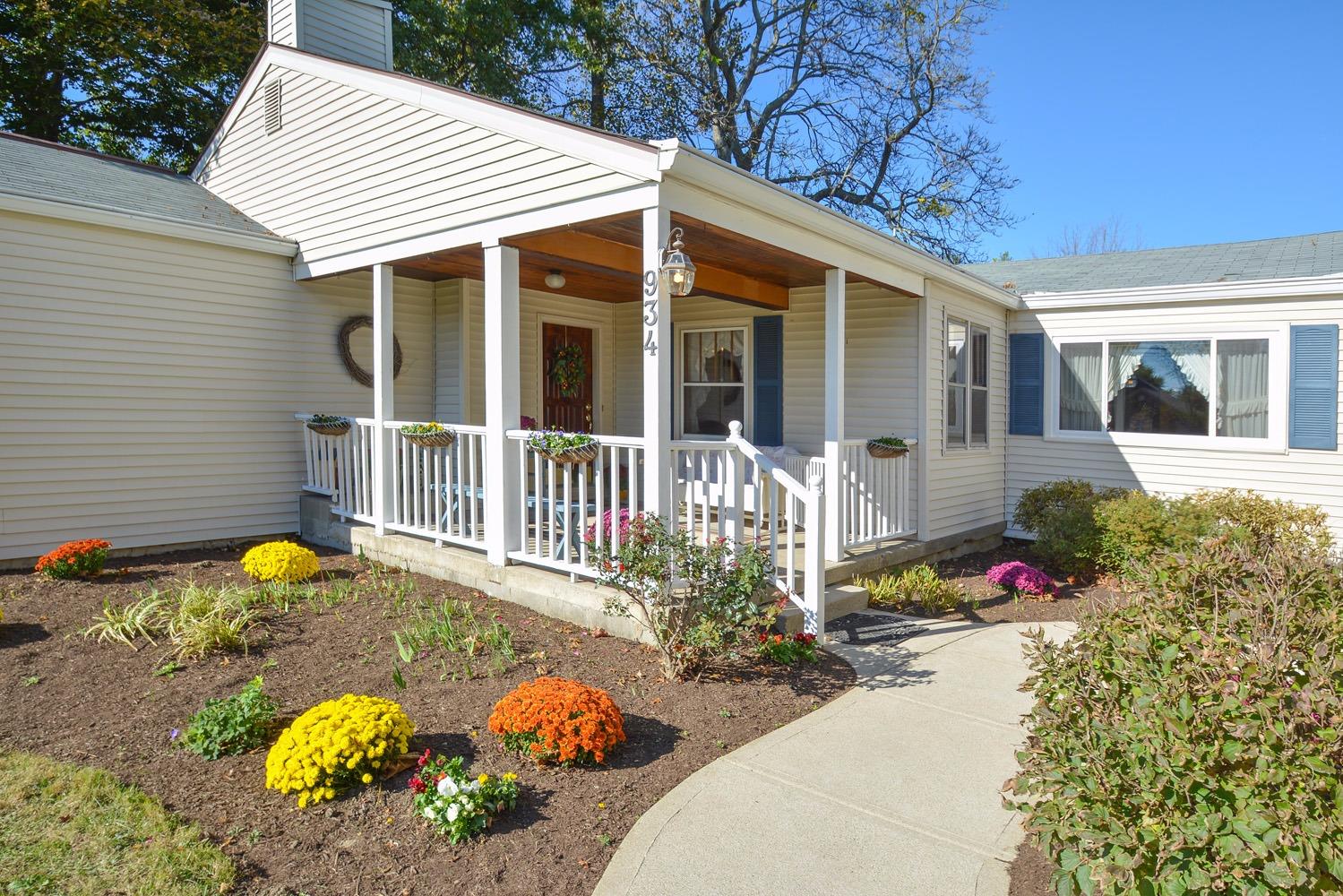 934 White Oak Rd, Cincinnati, OH 45245 photo 2