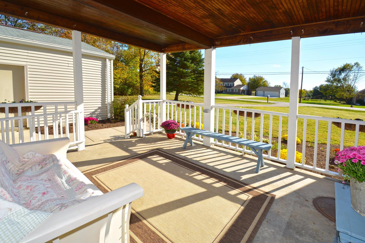 934 White Oak Rd, Cincinnati, OH 45245 photo 3