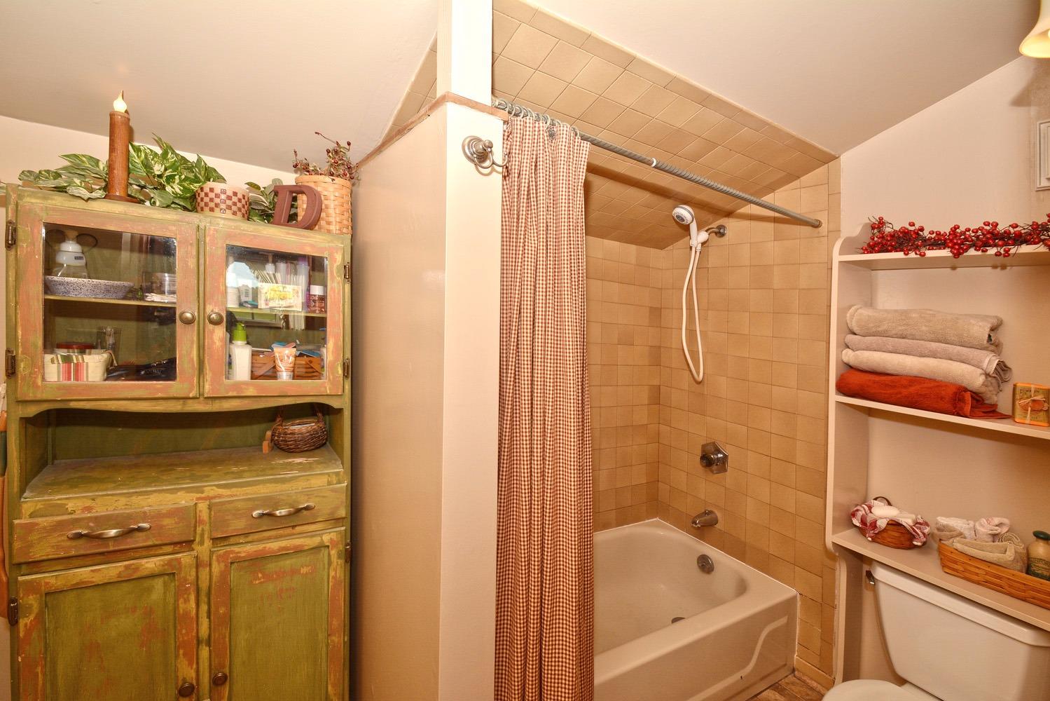 934 White Oak Rd, Cincinnati, OH 45245 photo 12
