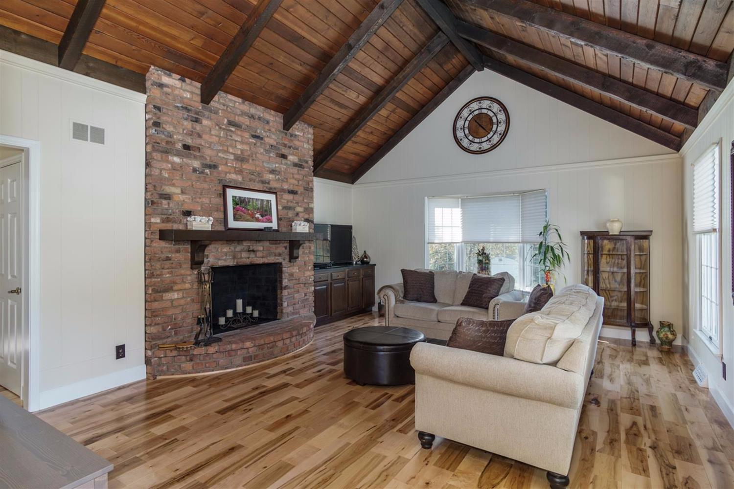5957 Snyder Rd, Cincinnati, OH 45247 photo 3