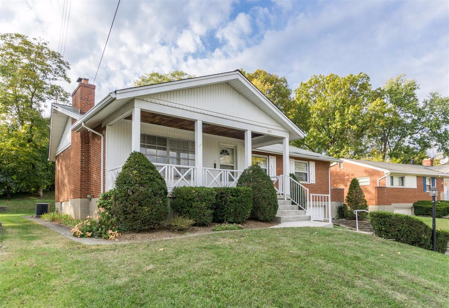 2863 Almester Dr, Cincinnati, OH 45211 photo 3