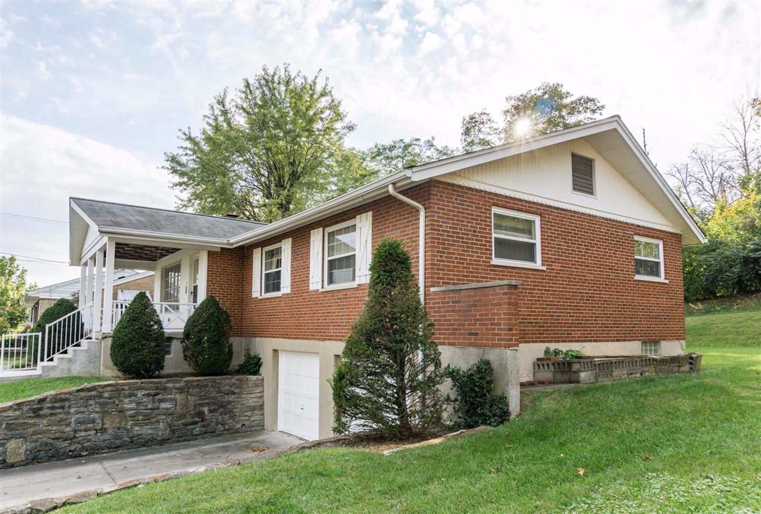 2863 Almester Dr, Cincinnati, OH 45211 photo 2