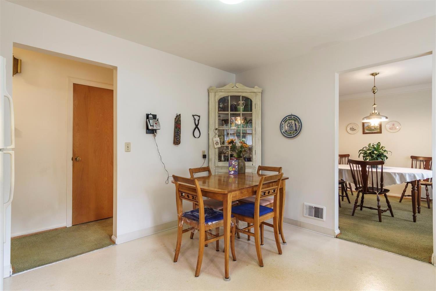 2863 Almester Dr, Cincinnati, OH 45211 photo 12