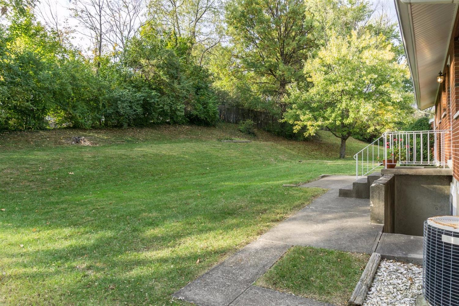 2863 Almester Dr, Cincinnati, OH 45211 photo 23