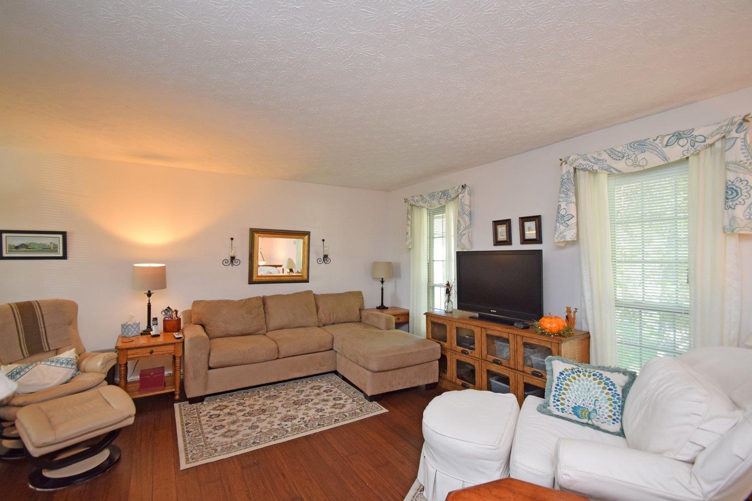 6625 Echo Ln, Cincinnati, OH 45230 photo 2
