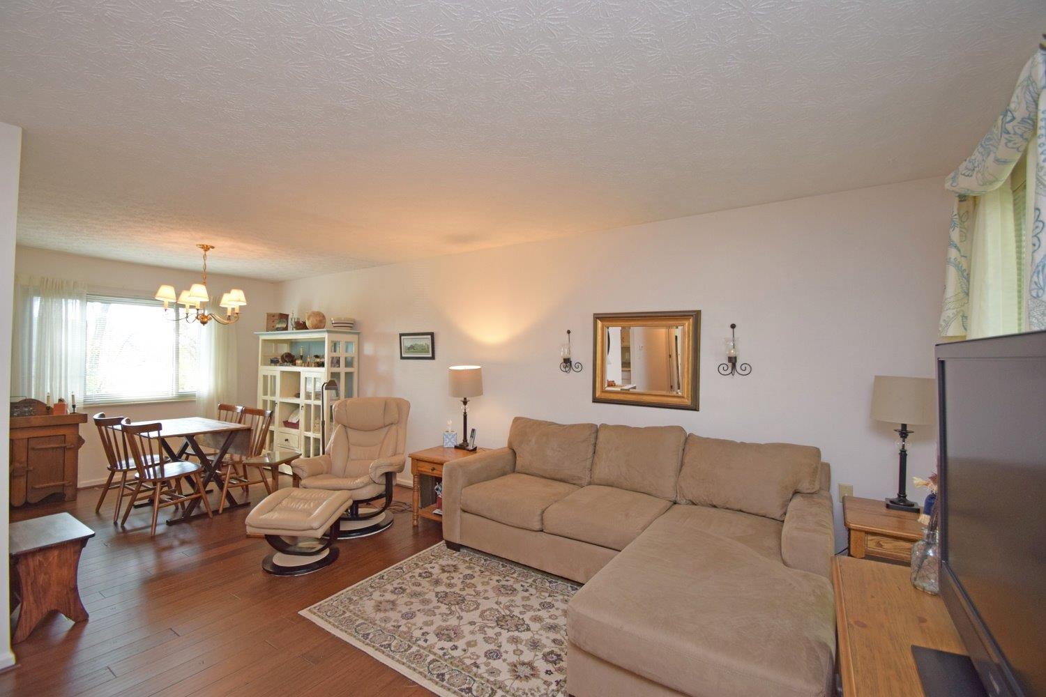 6625 Echo Ln, Cincinnati, OH 45230 photo 4