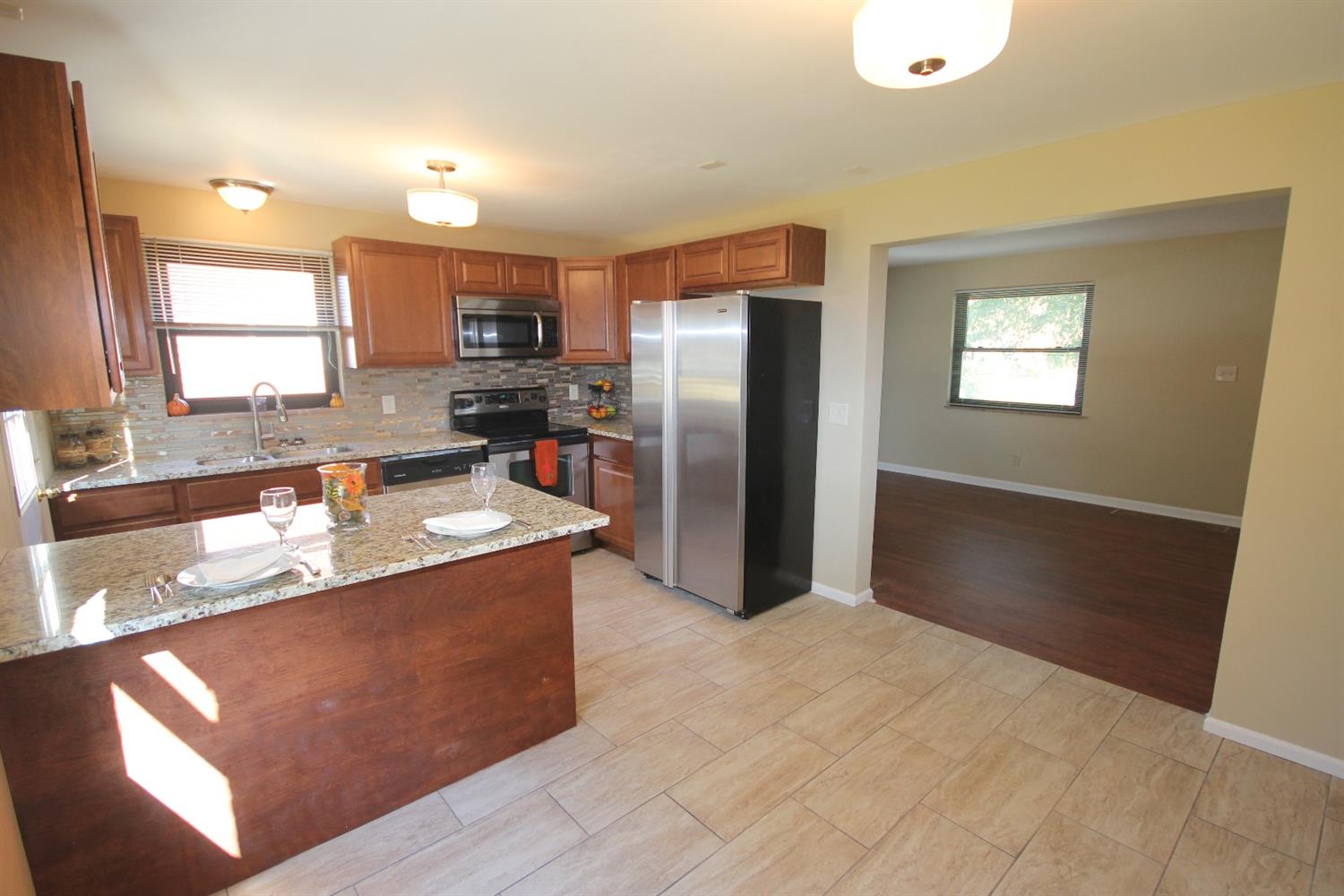 1165 Madeleine Cir, Cincinnati, OH 45231 photo 6