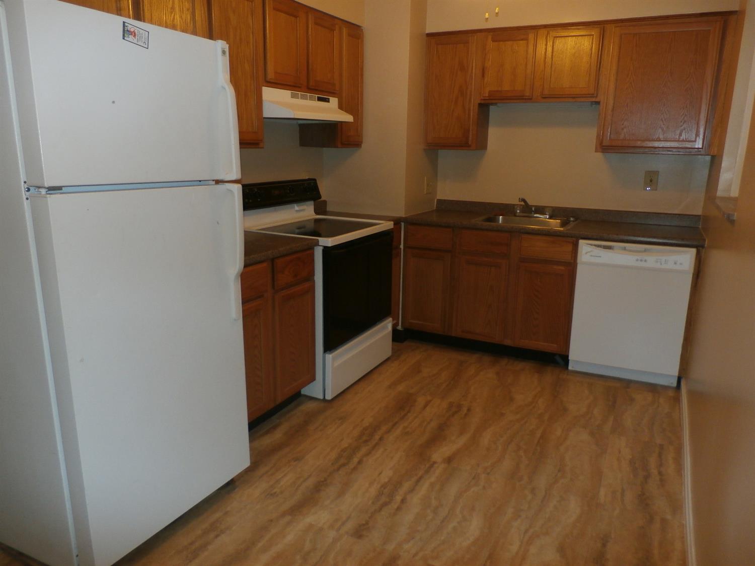1193 Hempstead Dr, Cincinnati, OH 45231 photo 5