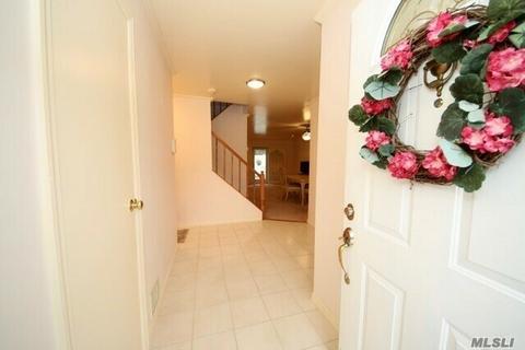 4488 Paddock Ln, Cincinnati, OH 45229 photo 4