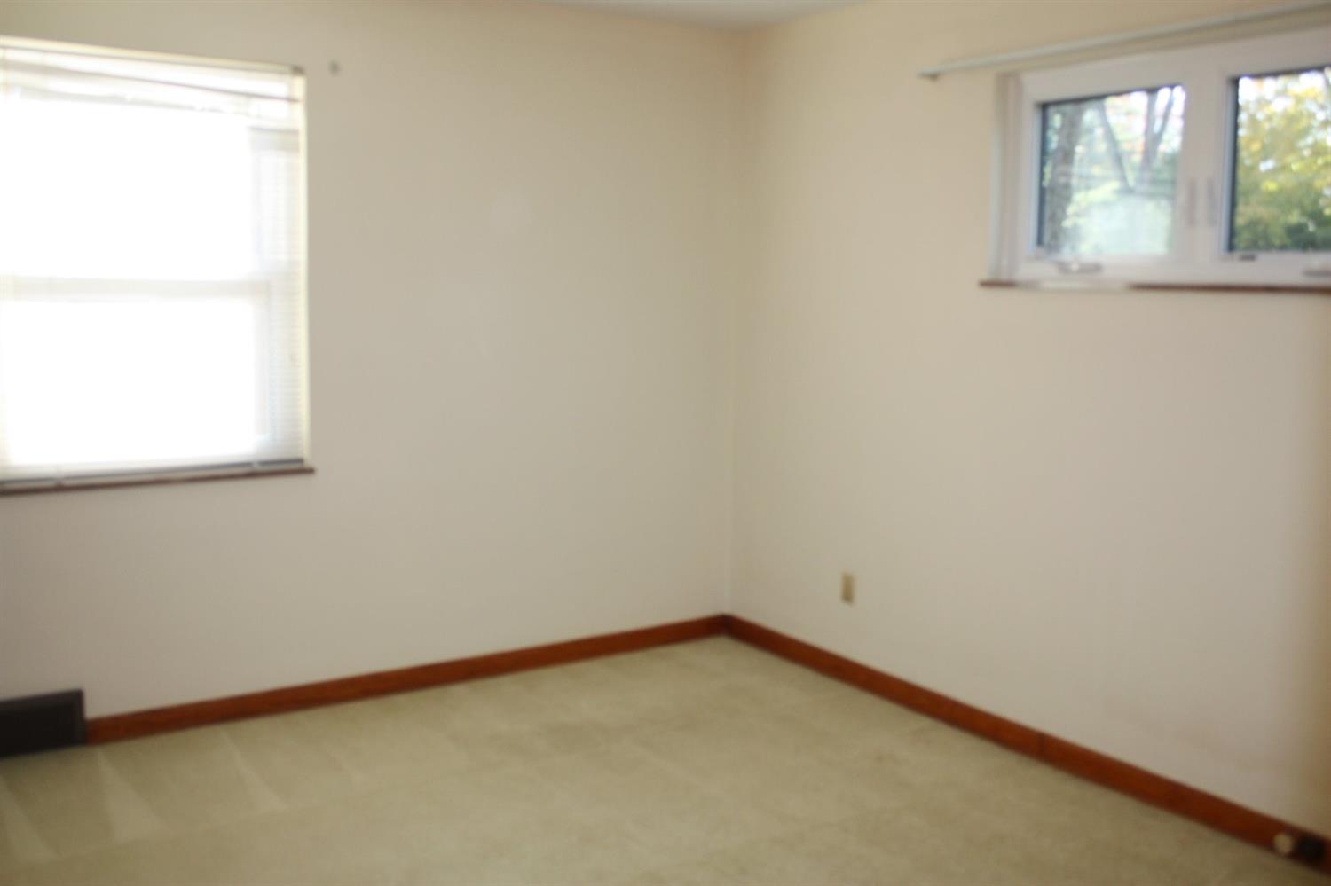 6707 Jamar Dr, North College Hill, OH 45224 photo 5