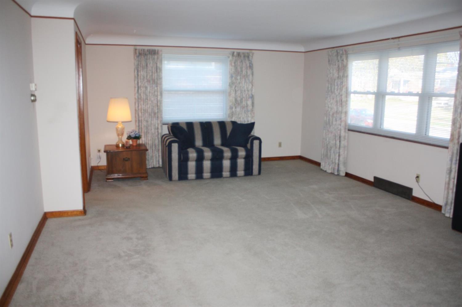 6707 Jamar Dr, North College Hill, OH 45224 photo 2