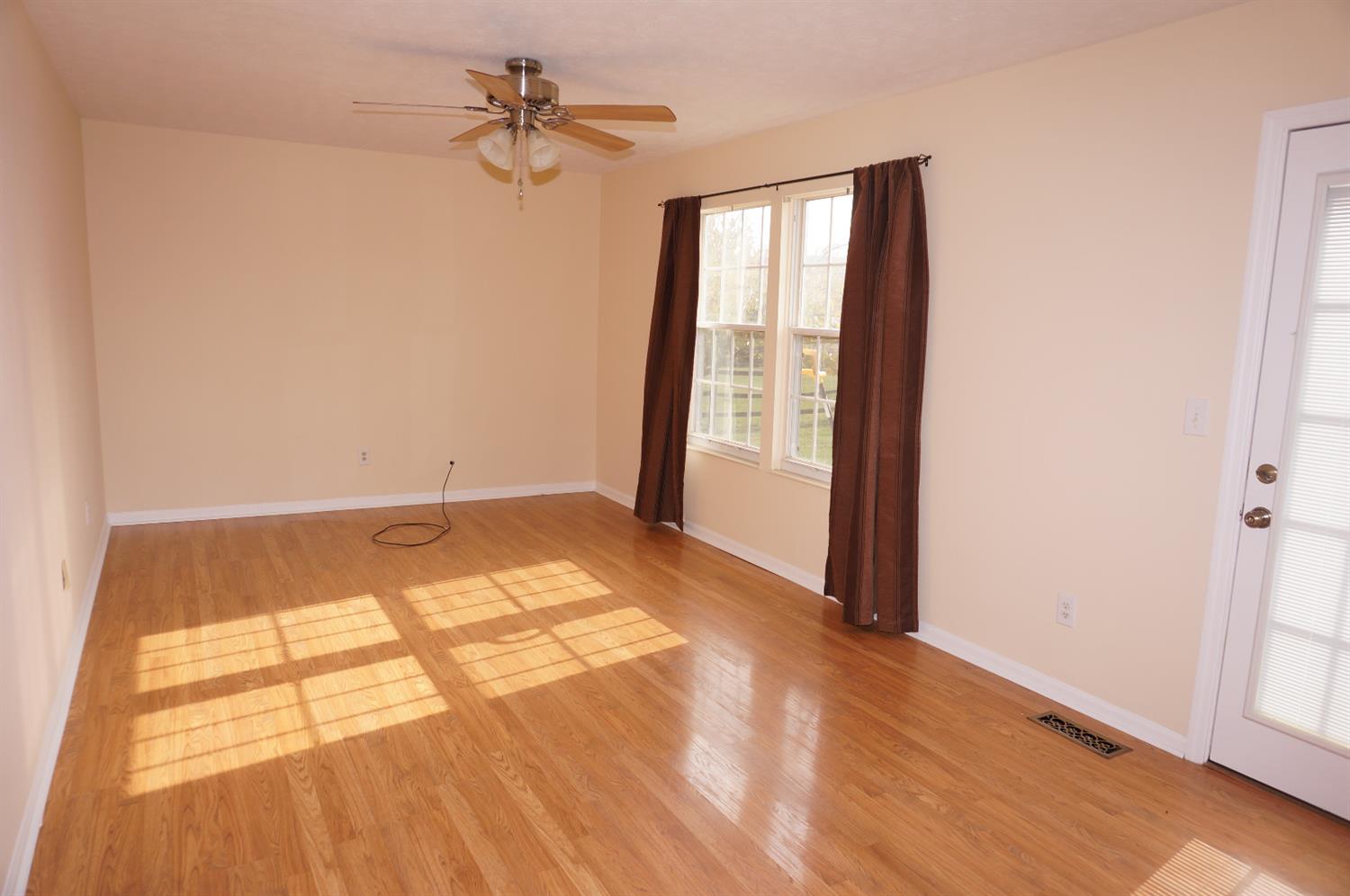 10494 Springrun Dr, Cincinnati, OH 45231 photo 2