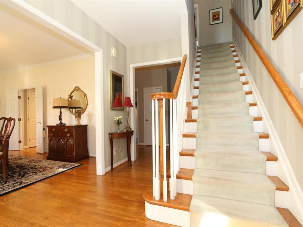8240 Millview Dr, Cincinnati, OH 45249 photo 3