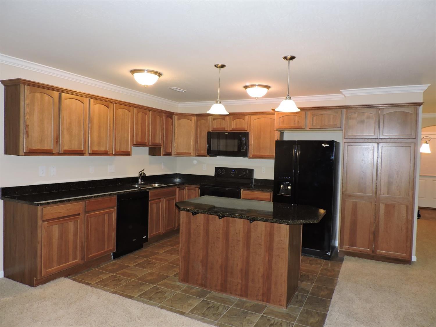 8214 Bridge Point Dr, Cincinnati, OH 45248 photo 4