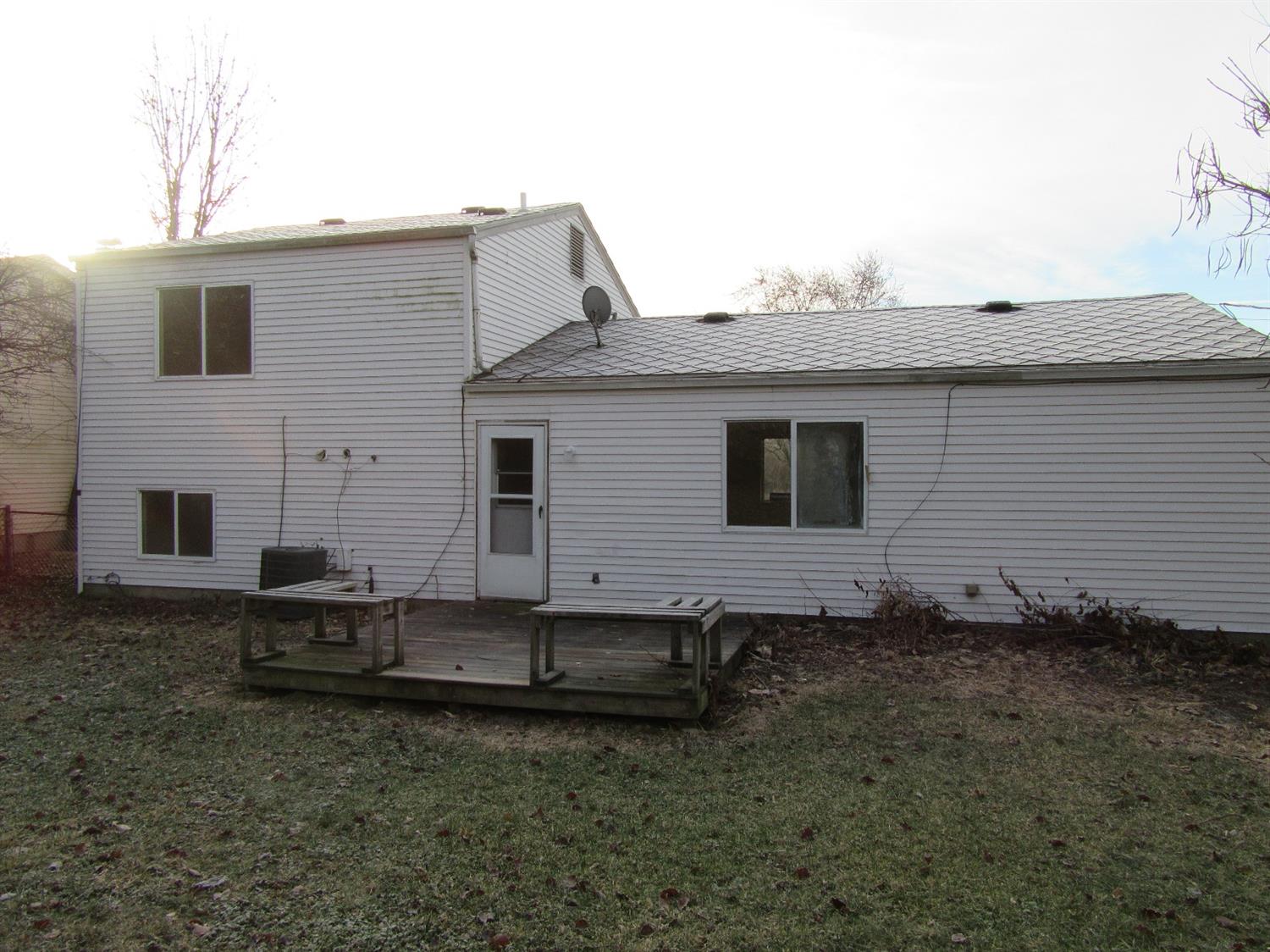 966 Smiley Ave, Forest Park, OH 45240 photo 2