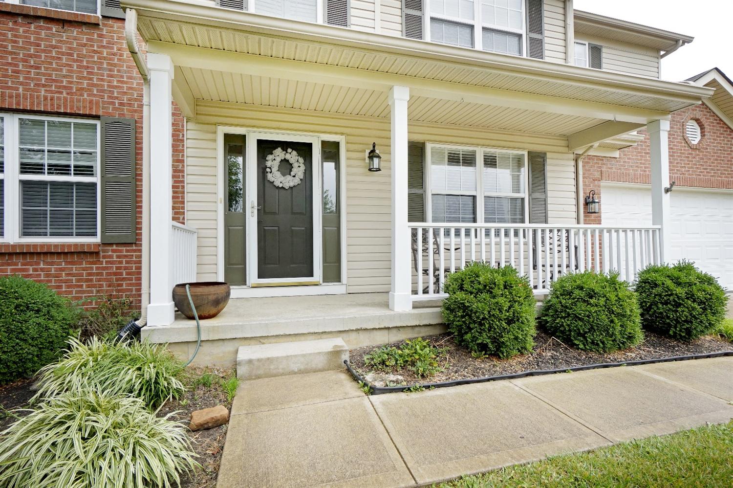 1147 Stableview Cir, Hamilton Township, OH 45039 photo 2
