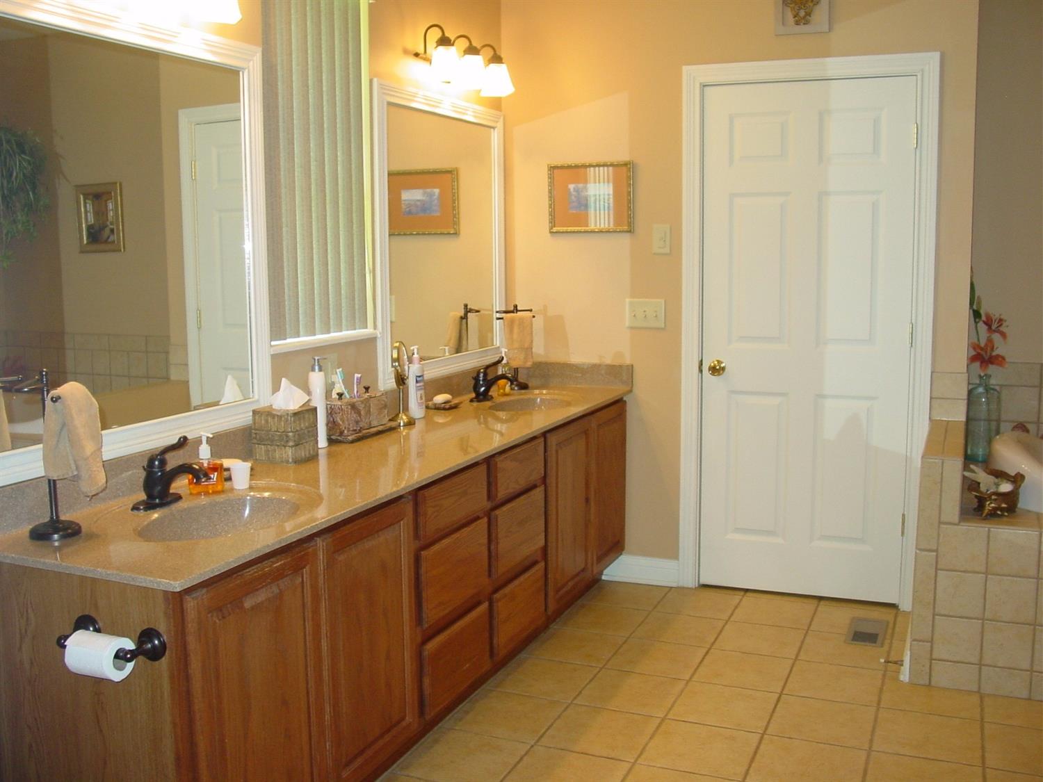 2012 Mistletoe Ct, Amelia, OH 45102 photo 12