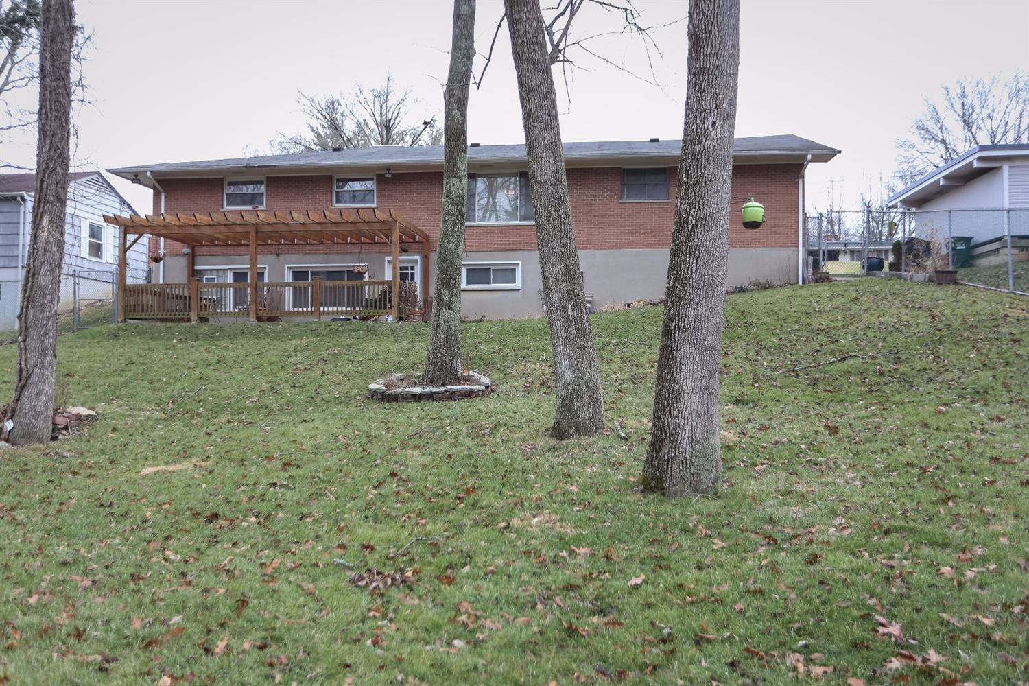 9425 Sherborn Dr, Cincinnati, OH 45231 photo 11