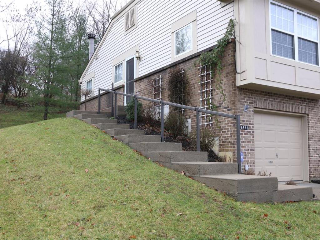 6563 Silverfox Dr, Cincinnati, OH 45230 photo 2