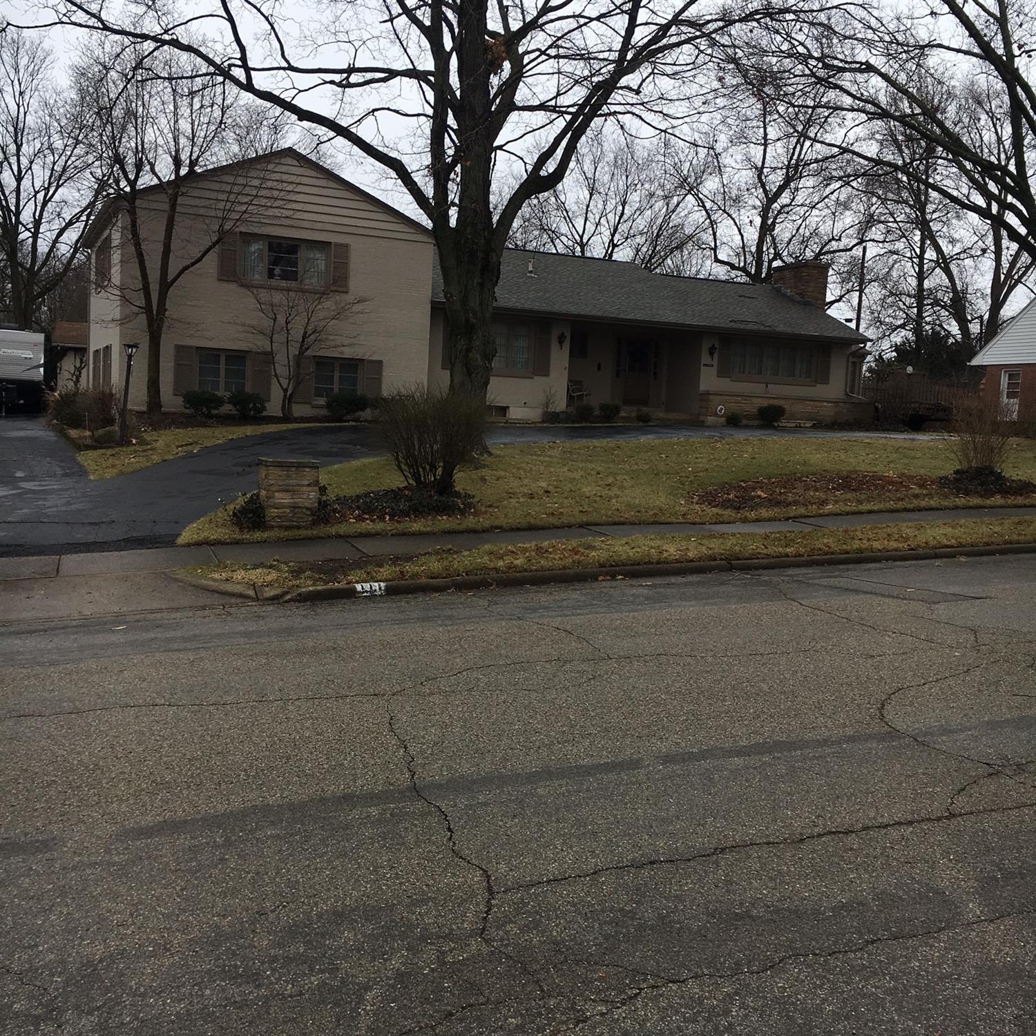 111 Eaton Dr, Middletown, OH 45044 photo 1