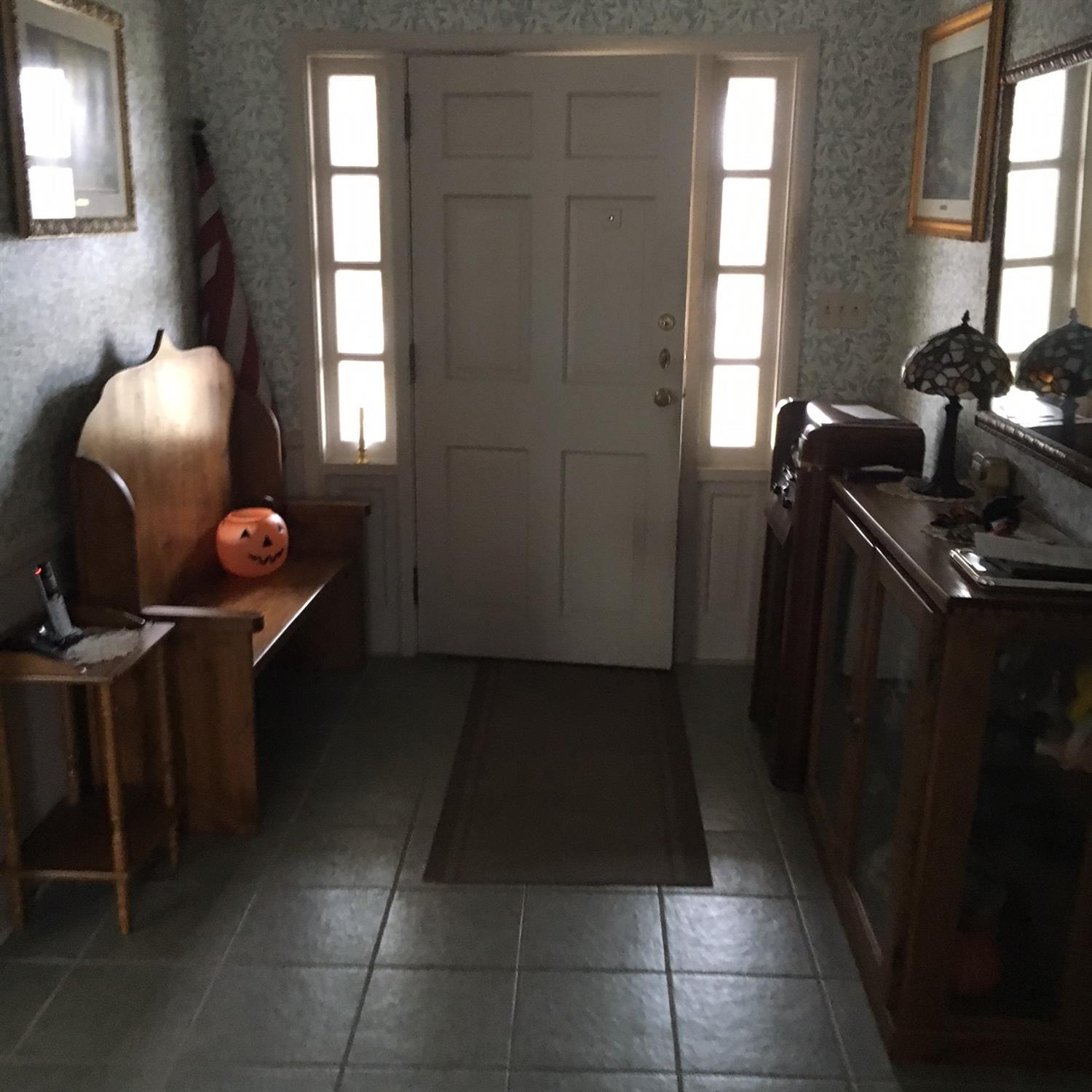 111 Eaton Dr, Middletown, OH 45044 photo 4