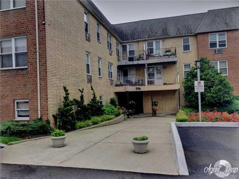 2571 Hazelcrest Ln, Cincinnati, OH 45231 photo 1