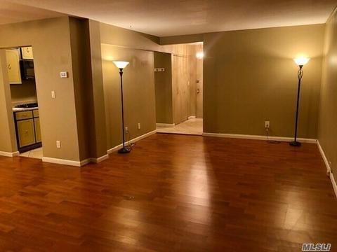 2571 Hazelcrest Ln, Cincinnati, OH 45231 photo 2