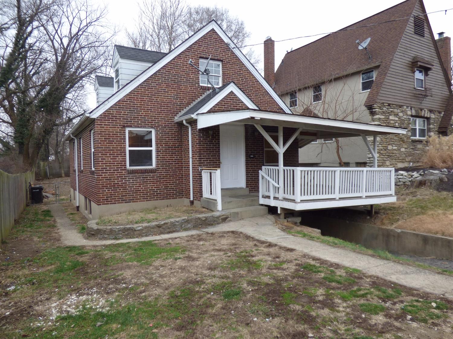 5011 Paddock Rd, Cincinnati, OH 45237 photo 2