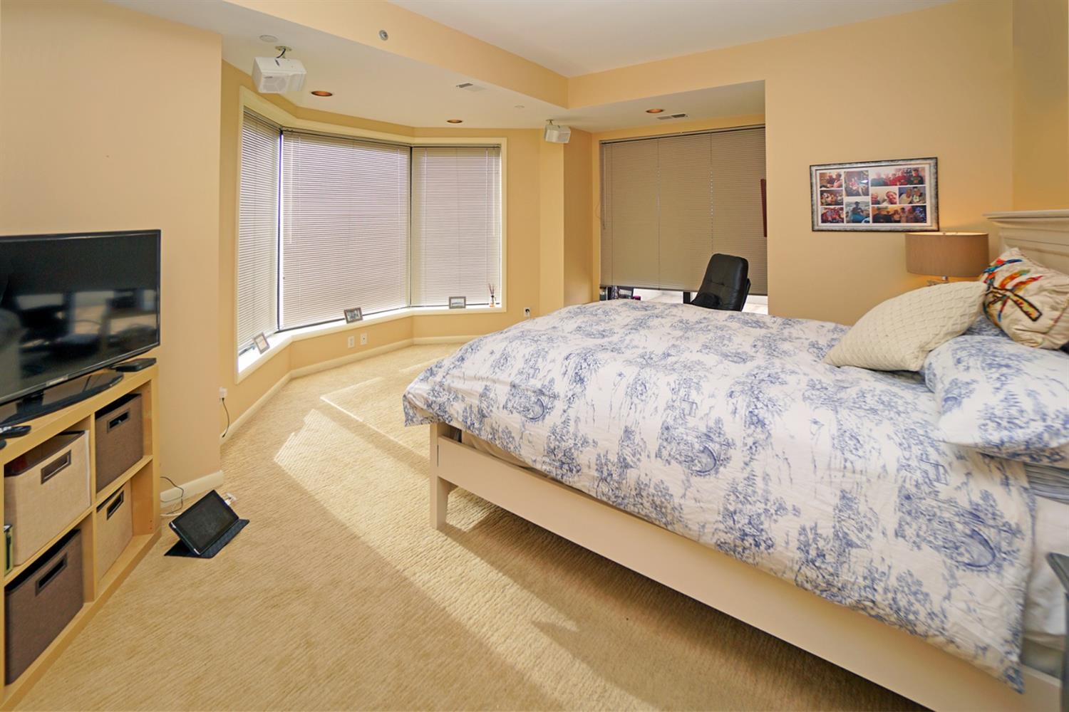 2121 Alpine Pl #1004, Cincinnati, OH 45206 photo 9
