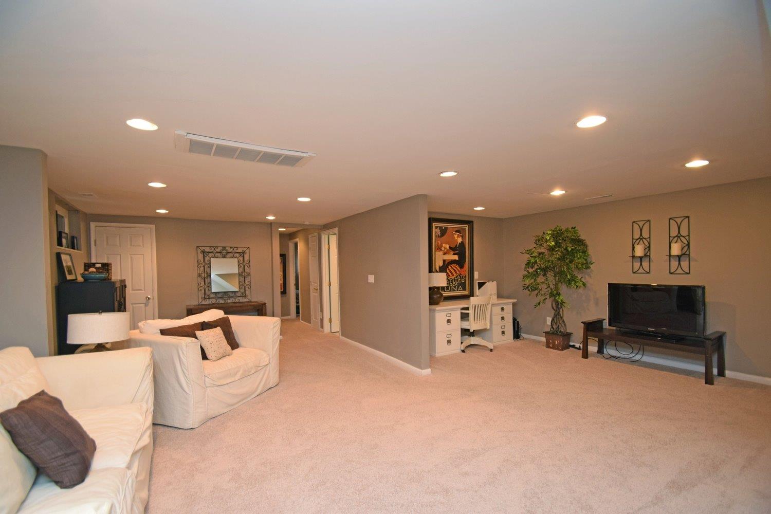 9438 Bluewing Ter, Blue Ash, OH 45241 photo 15