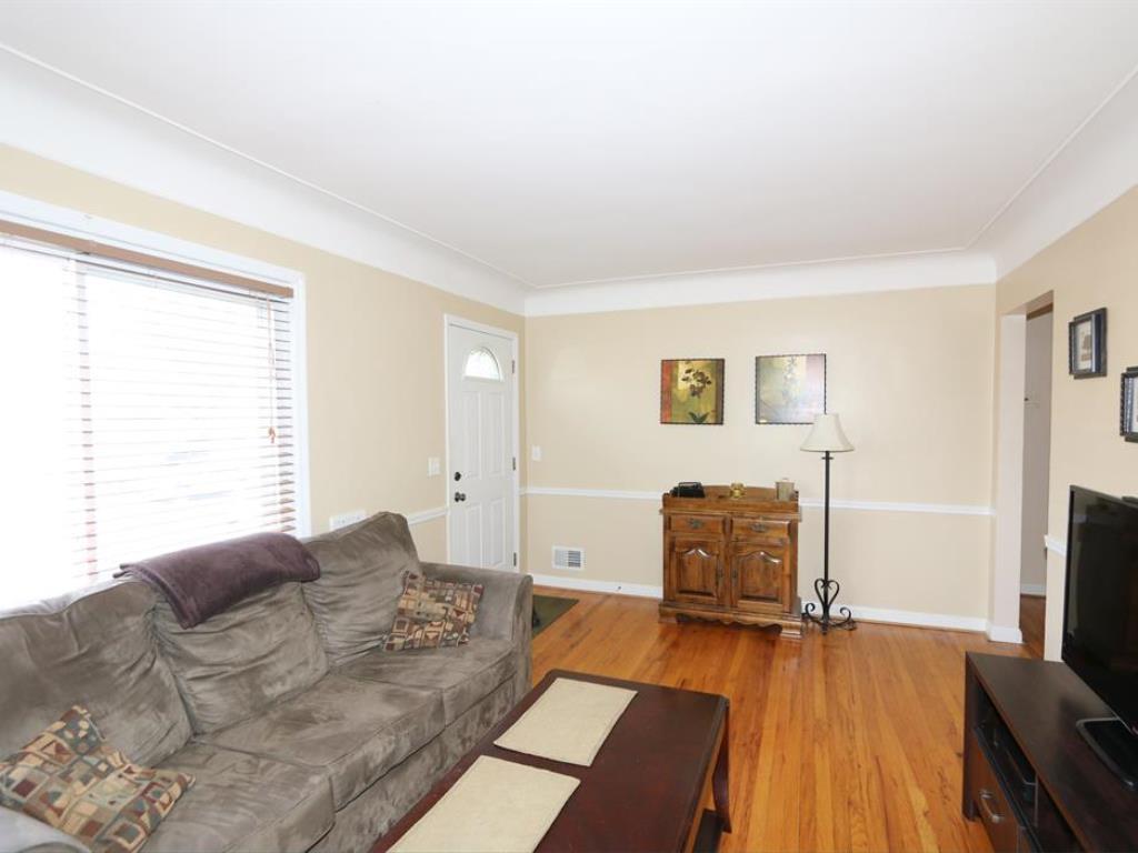 1089 Hempstead Dr, Cincinnati, OH 45231 photo 4