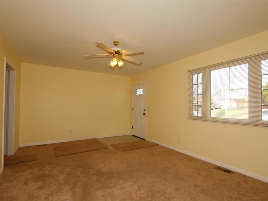 1023 Harkin Dr, Forest Park, OH 45240 photo 3