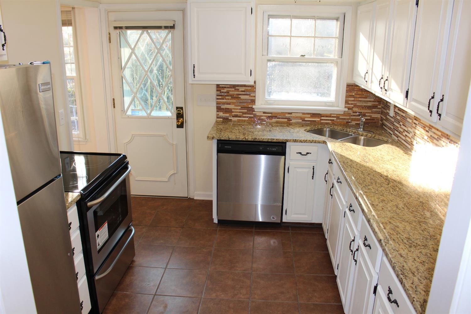 7995 Colette Ln, Cincinnati, OH 45224 photo 9